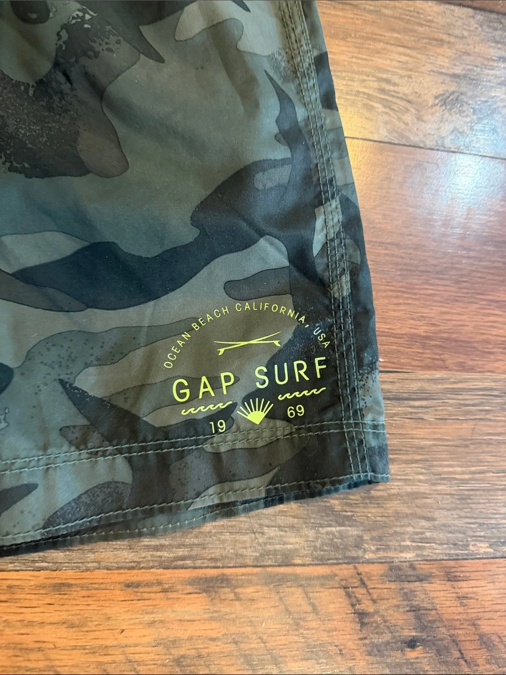 GAP Boys' Camo Swim Trunks with Lime Drawstring 10 (5240irina)